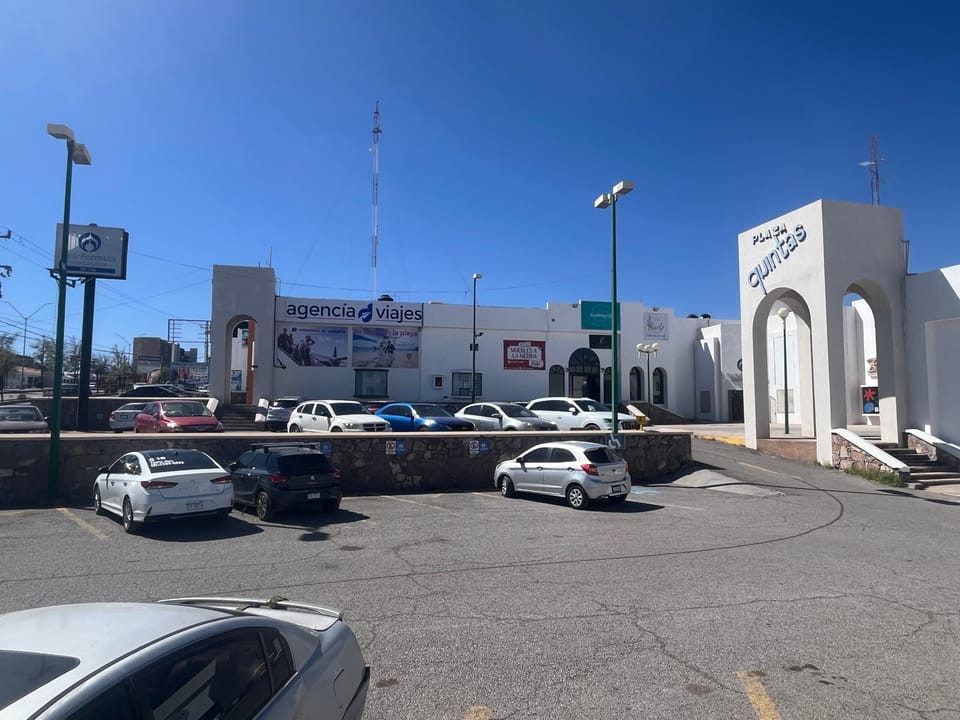 Local en Venta Plaza Quintas 11