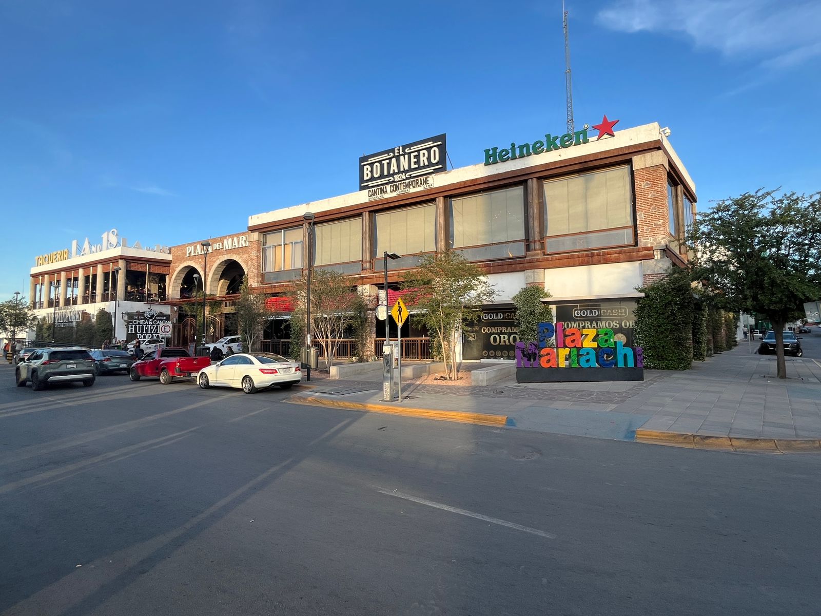 Local en Plaza del Mariachi, en Food Court