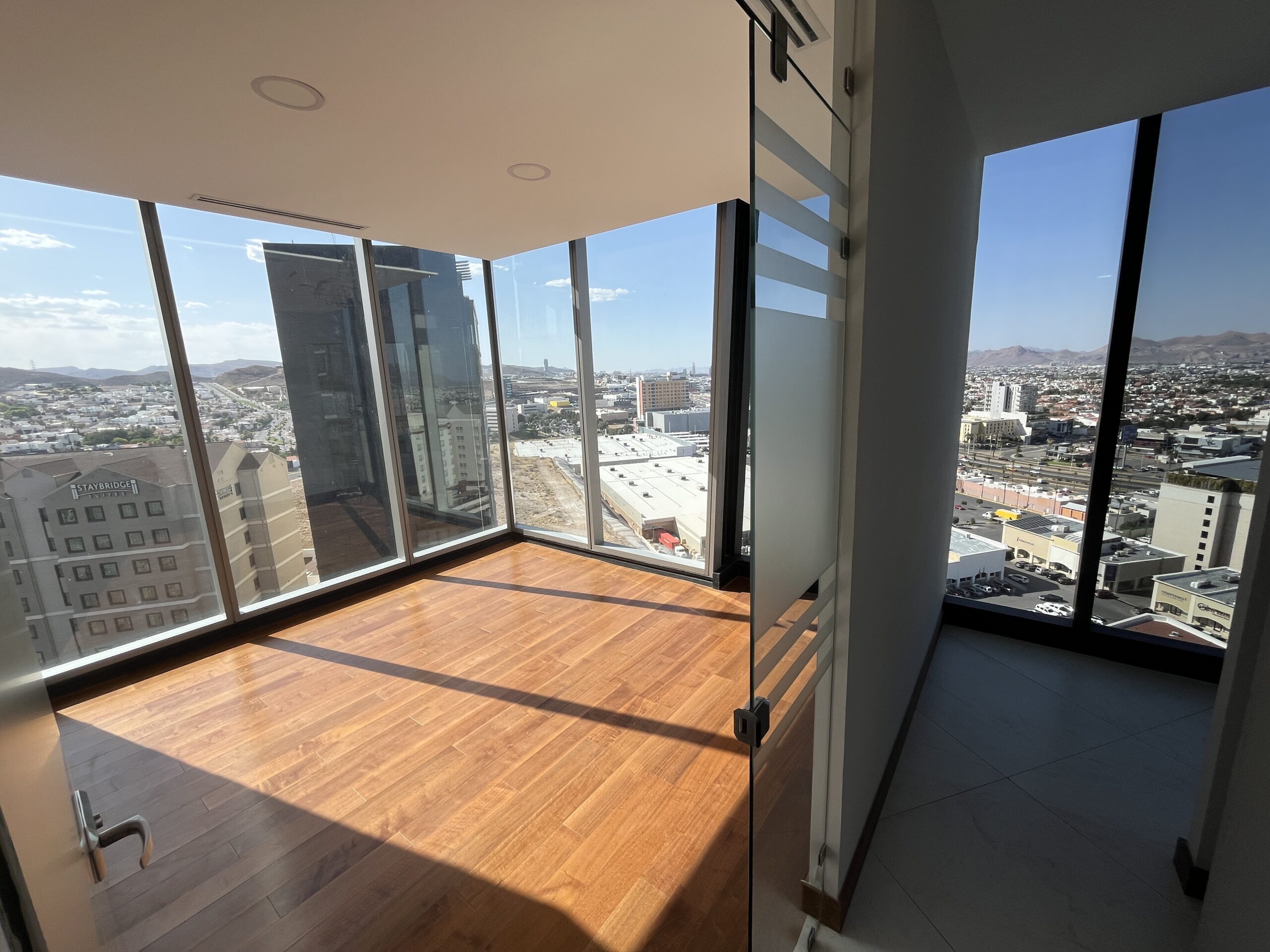 Oficina en Renta Torre B Azenzo