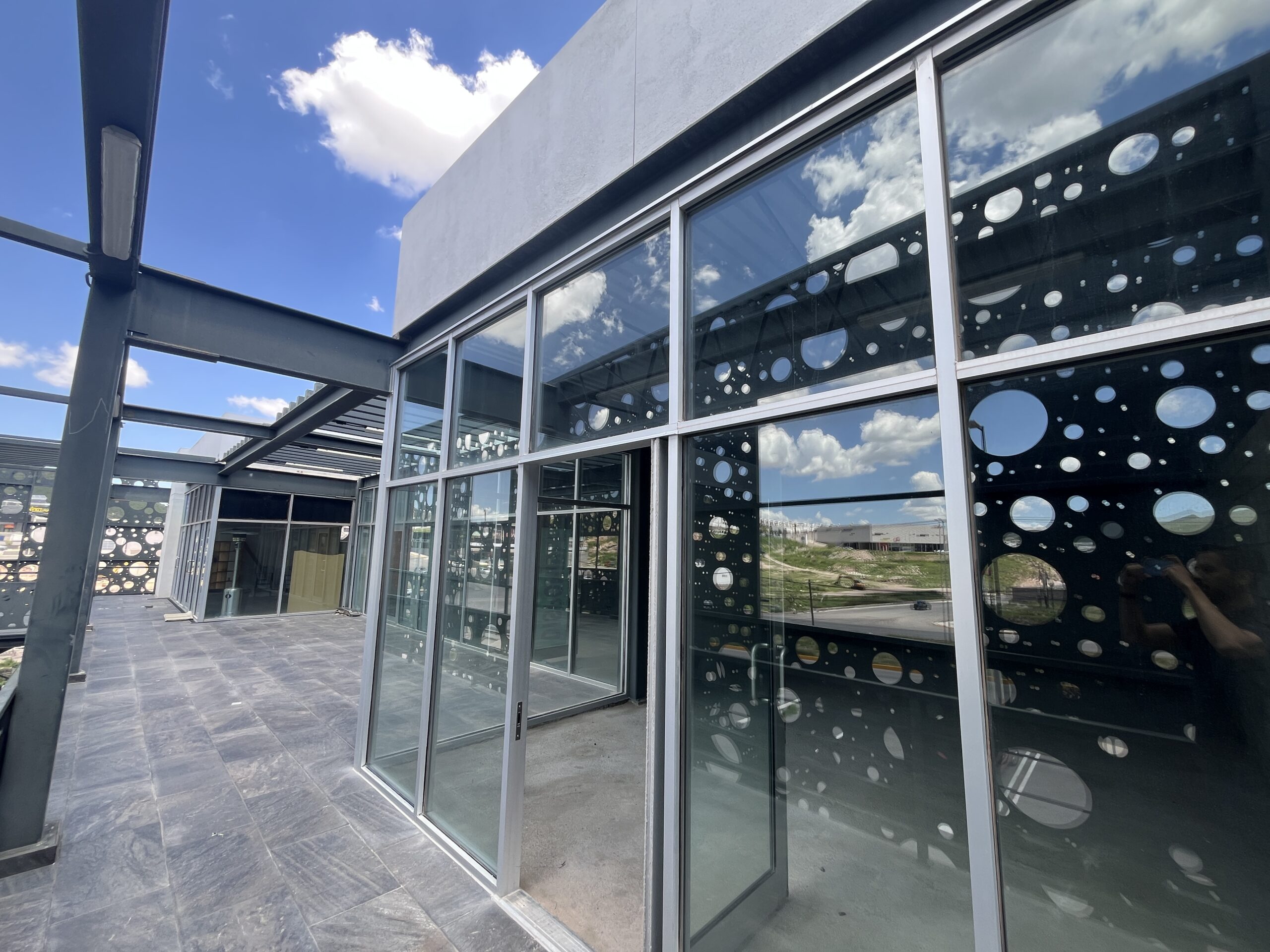 Local en Venta y Renta Plaza Platz 202